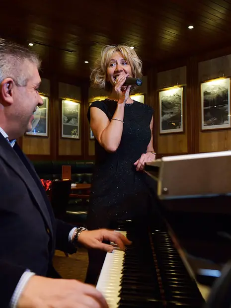 05 Crystal Piano Bar Crystal Hotel Stmoritz